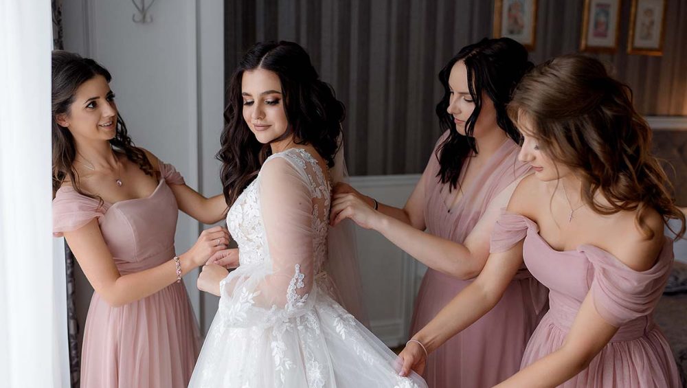 Elegant evening dresses UAE – modern designs at Sponsa Bridal